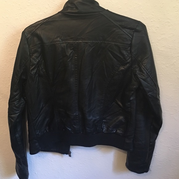 Woman's Faux leather biker jacket - Picture 3 of 3