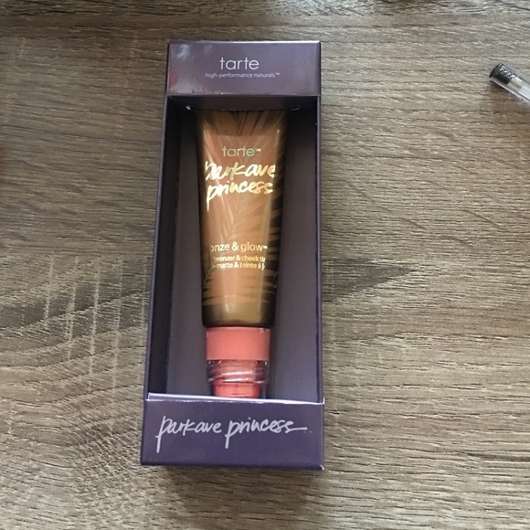 Tarte bronze and glow