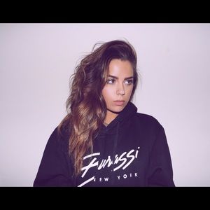 Meet your Posher, Tessa