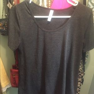 Lularoe small classic T