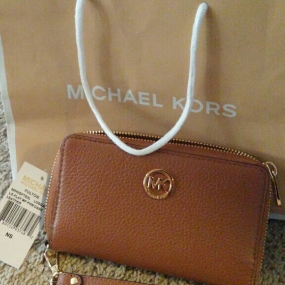 New with tags, never used! Michael Kors wallet