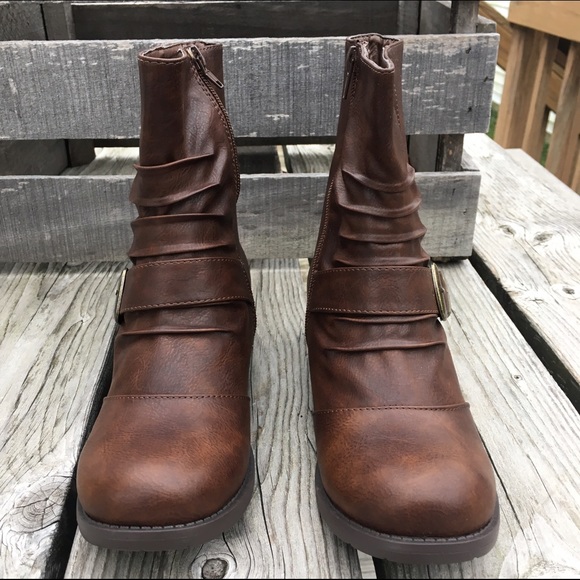 Brown Vegan Leather Ankle Boots! NEW! - Picture 2 of 7