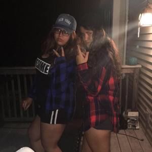 Meet your Posher, Lara