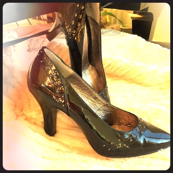 Söfft patten leather heels