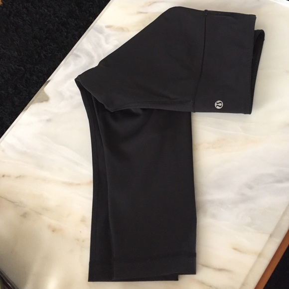 Lululemon cropped running pants