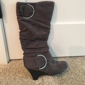 Grey wedge boots