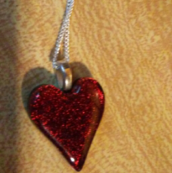 Gorgeous glass heart pendant