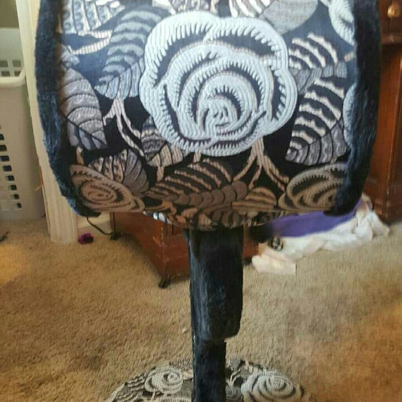 Cat stand - Picture 3 of 3