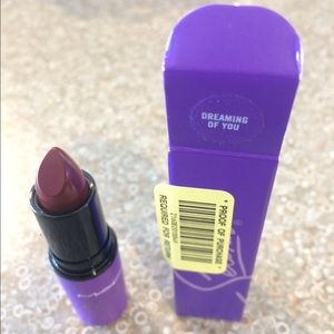 Dreaming of you Selena lipstick