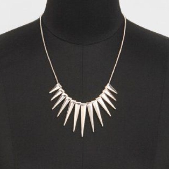 Express Jewelry - NWOT Express graduated spike necklace in gold