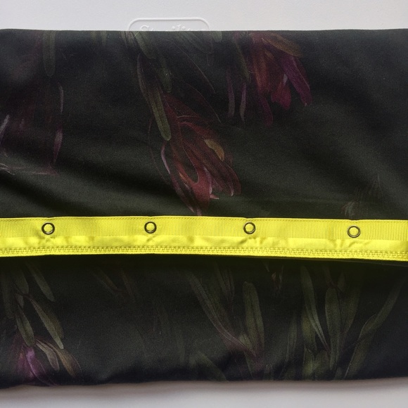RARE Lululemon Vinyasa Scarf - Midnight Iris