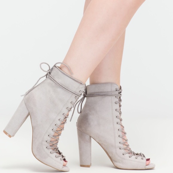 😍😍 Chic Suede Lace Up Chunky Heel Booties 😍😍