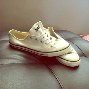 White converse dainty ox