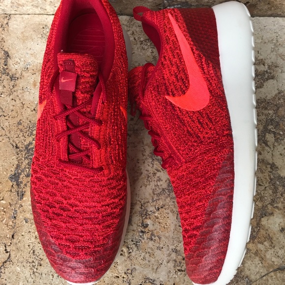 NWT Nike roshe one flyknit - Picture 4 of 4