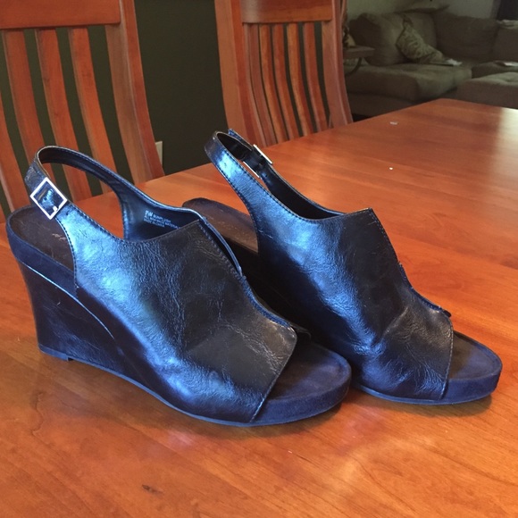 AEROSOLES Shoes - Black aerosols wedges size 9 1/2 only worn twice