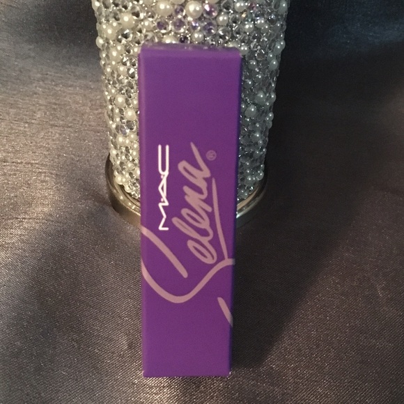 Mac Selena Amor Prohibido Lipstick - Picture 2 of 3