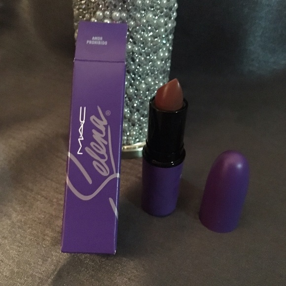 Mac Selena Amor Prohibido Lipstick - Picture 3 of 3