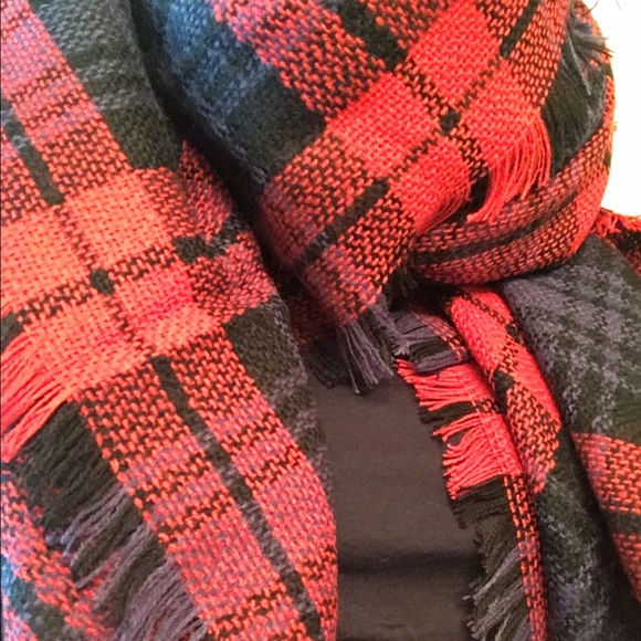 ONLY 2 LEFT Plaid Blanket Scarf Navy Red - Picture 3 of 4