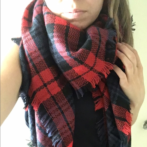 ONLY 2 LEFT Plaid Blanket Scarf Navy Red - Picture 4 of 4