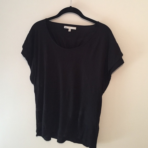 Basic black tee - Picture 2 of 3