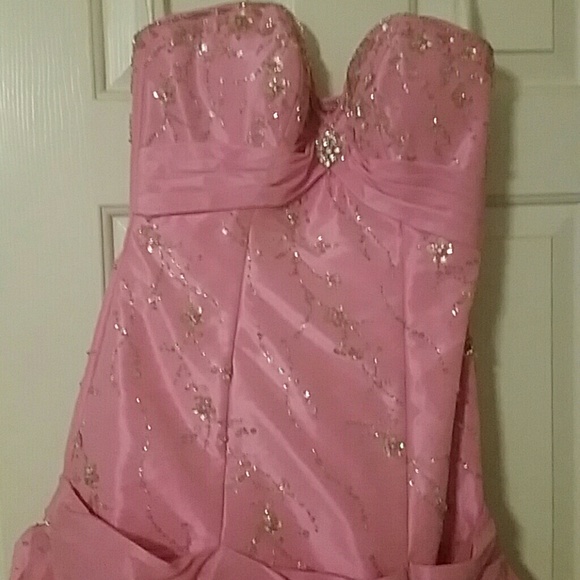 Prom dress - Picture 2 of 3