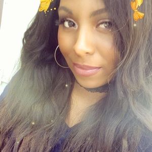 Meet your Posher, Alexis