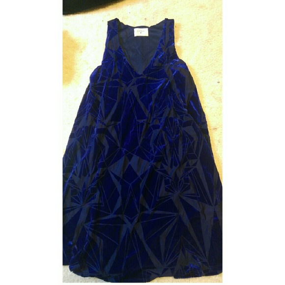 Blue geometric velvet dress