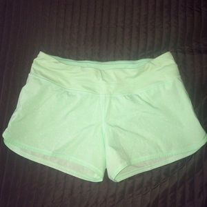 Lululemon petite for fresh teal groovy run shorts