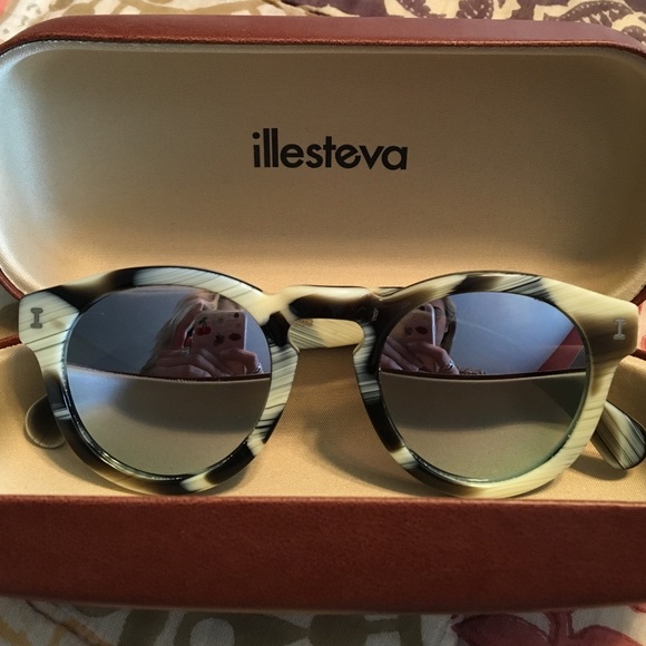illesteva brand new white and black sunglasses