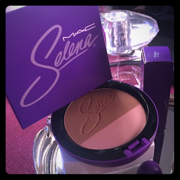 Selena Powder Blush