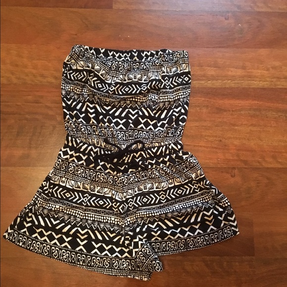 cute romper (never worn)