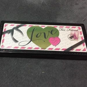 Too Faced Love eyeshadow palette and highlights