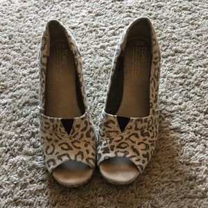 TOMS Snow Leopard wedge