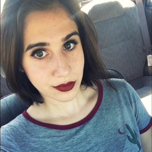 Meet your Posher, Amorette