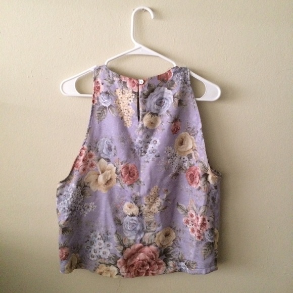 Floral Top - Picture 2 of 2