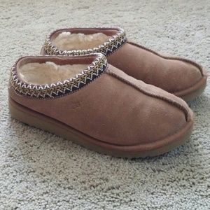 Ugg clogs