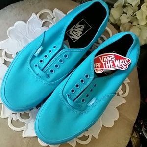 VANS Sneakers sz8 - NWT