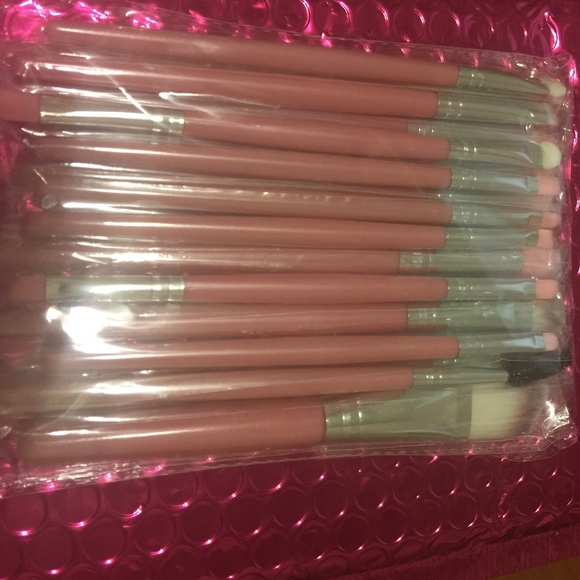 Professional Make up brushes 20 pcs - Picture 2 of 3