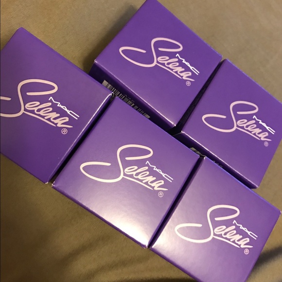 💕SOLD💕 Mac Selena Full Set of Eyeshadows