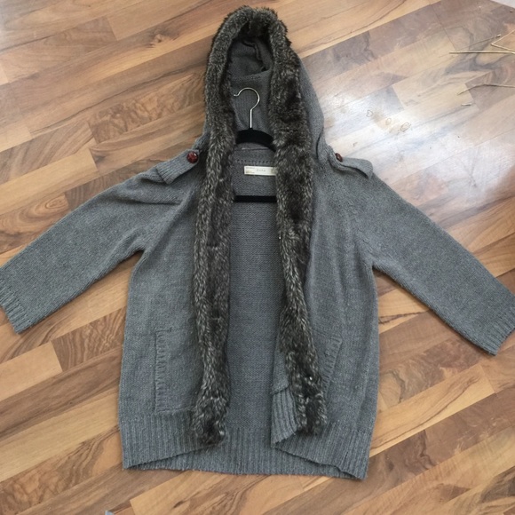 **SOLD** Zara sweater knit jacket w' fur