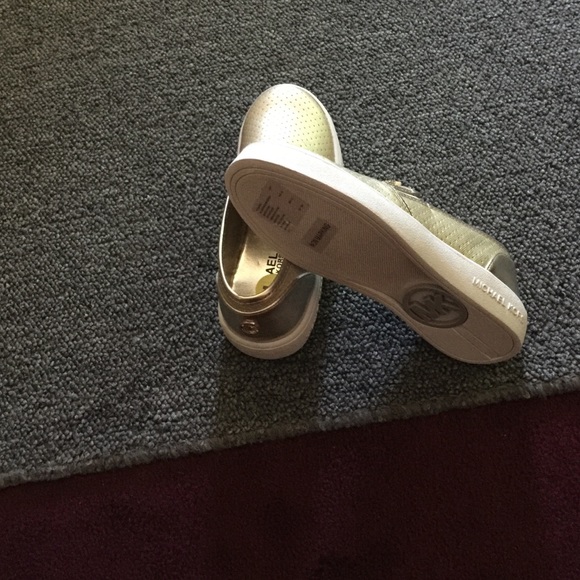 Michael kors shoe kids size1 , - Picture 2 of 4