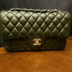 Chanel Black Leather Quilted handbag