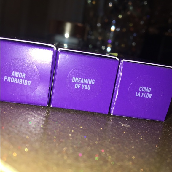 Limited Edition Selena MAC lipsticks - Picture 2 of 3