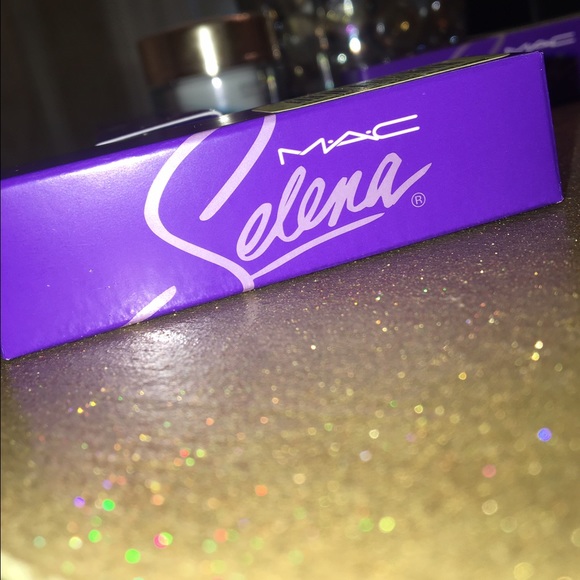 Limited Edition Selena MAC lipsticks - Picture 3 of 3