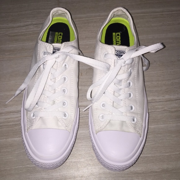 Converse Shoes - Converse 'Chuck ll' White Canvas Sneakers Sz 9.5