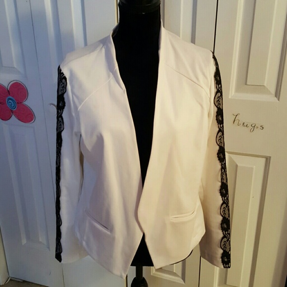 attention
Jackets & Blazers - Jacket