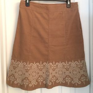 Corduroy embroidered skirt