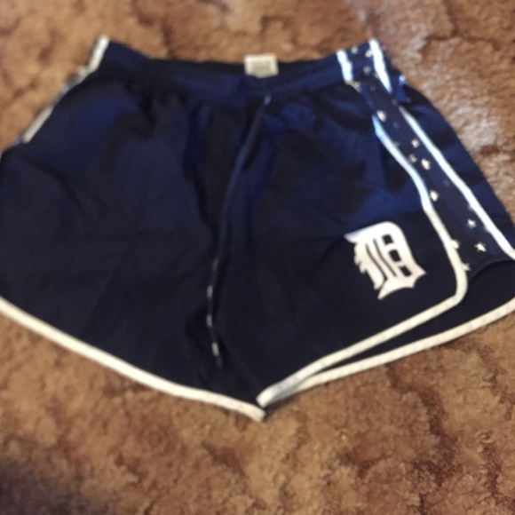 PINK Detroit Tigers® navy shorts