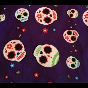 Lularoe OS Purple Sugar Skulls Halloween leggings