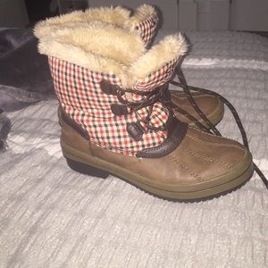 Checkered furry winter boots